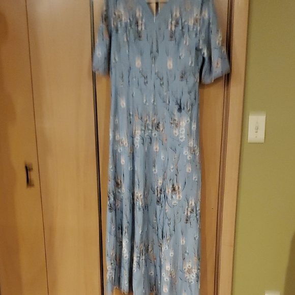 Floral Dress in Blue - Picture 10 of 15